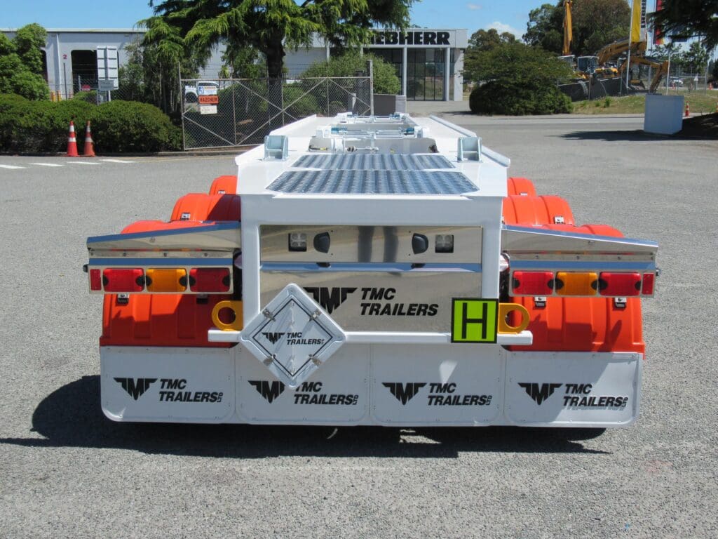 Refuse / Hook Bin Trailer