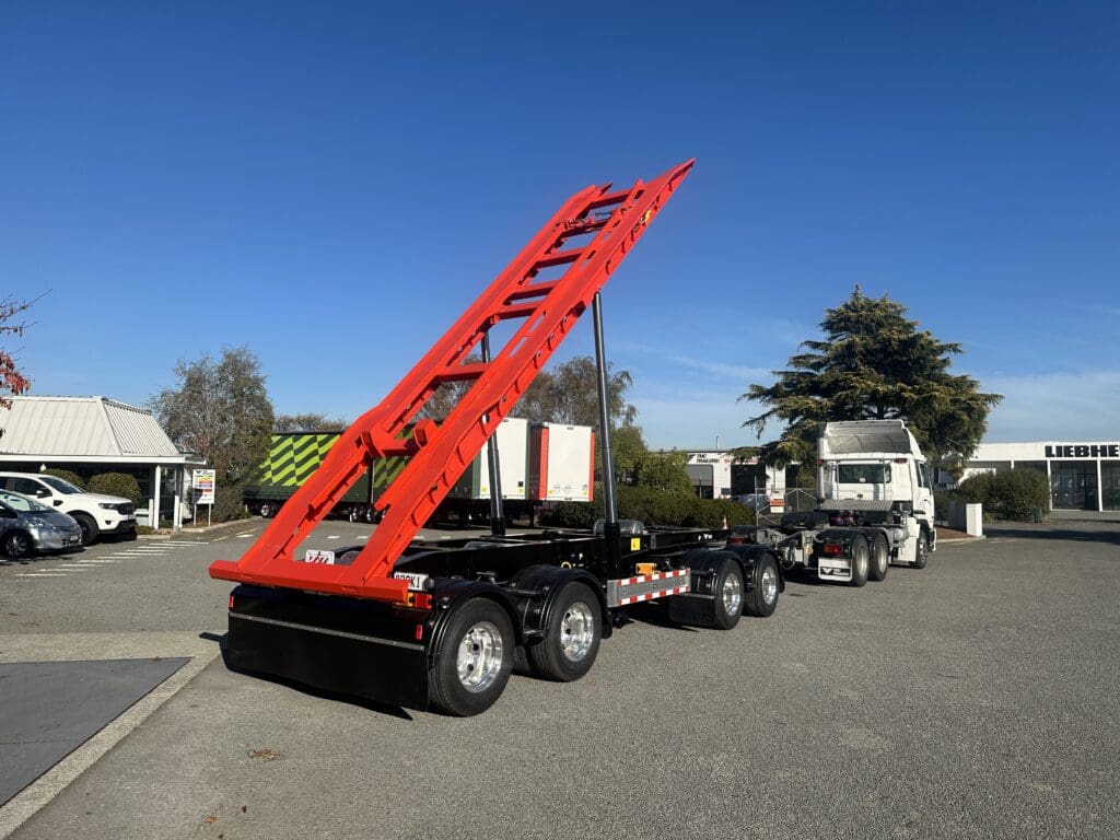 Refuse / Hook Bin Trailer